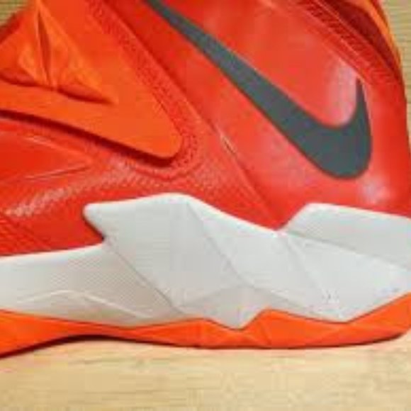 #44❤️ New Nike LeBron Soldier V11 Hi Tops - Picture 3 of 16